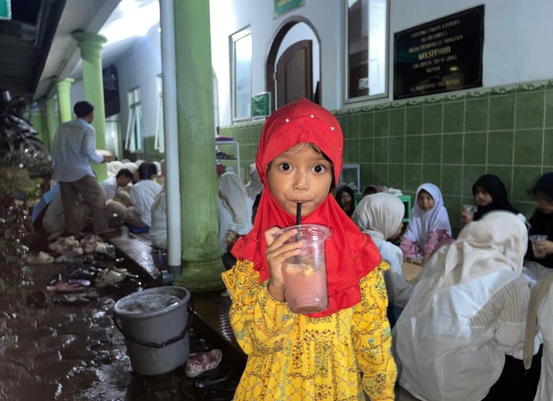dompet dhuafa bagikan paket buka puasa untuk panti asuhan aisyiyah