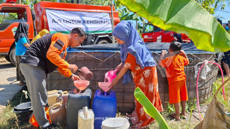 Dompet Dhuafa Jawa Tengah Salurkan 35.000 Liter Air Bersih ke Empat Desa