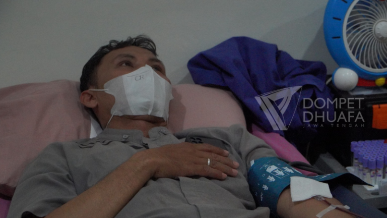 Mensyukuri Nikmat 33 Tahun, Dompet Dhuafa Jawa Tengah Adakan Donor Darah dan Bagi-bagi Paket Sembako