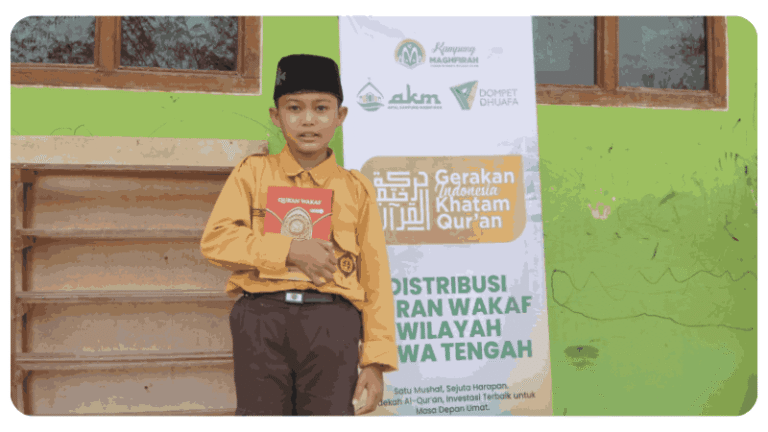 Sapa Pelosok Grobogan, Dompet Dhuafa Jateng Salurkan 30 Paket Al-Qur’an dan School Kidz untuk Siswa Prasejahtera MI Nurul Karomah